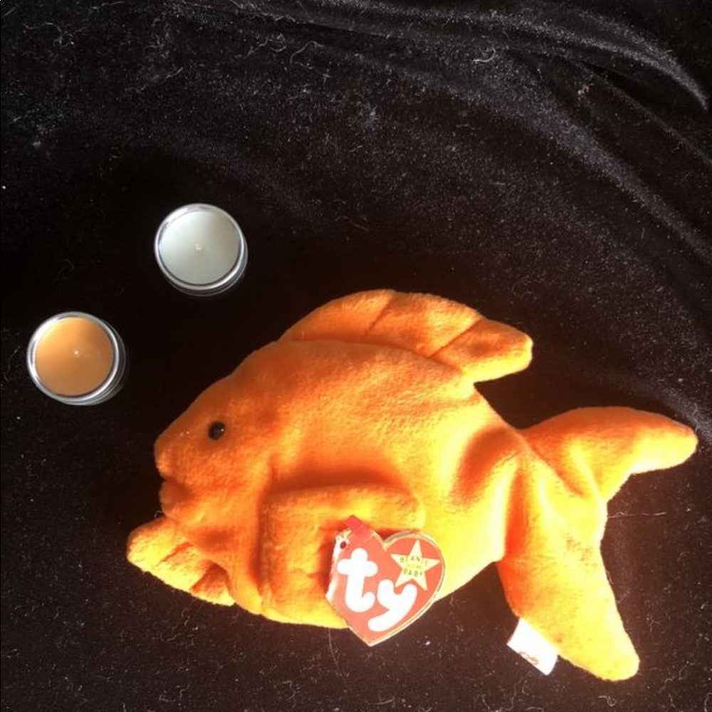 BNWT • TY• “ Goldie” • RARE beanie baby